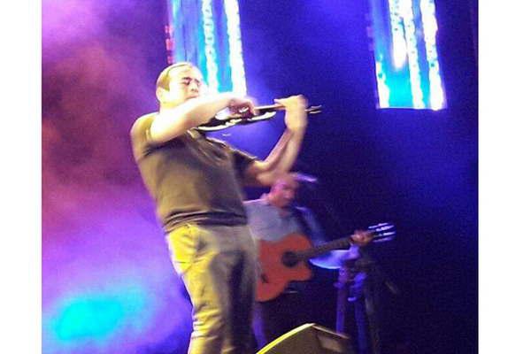 Neacutestor Garnica se confesoacute- Me pongo maacutes nervioso cuando toco en Santiago del Estero que en otros lugares