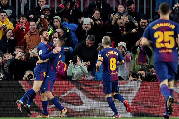 Messi empezoacute el antildeo con un festejo 