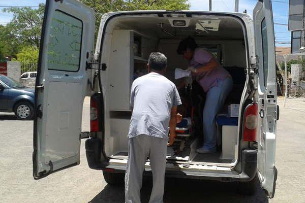Dos heridos graves en choque entre una bicicleta y una motocicleta