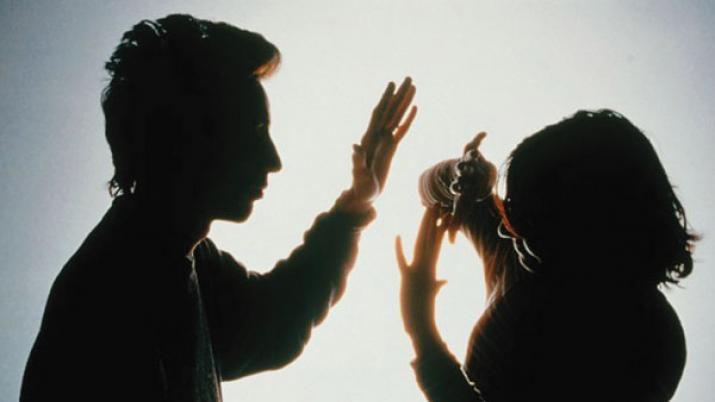 Golpeoacute a su pareja y la mantuvo encerrada durante 6 diacuteas para que no lo denunciara