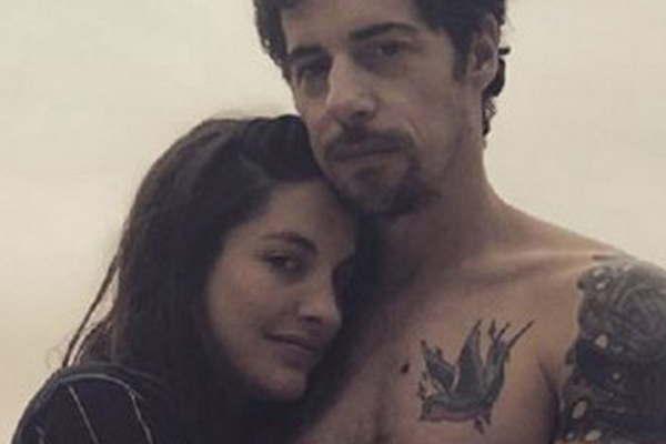 Lamothe publicoacute la primera foto con su novia  