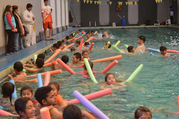 La comuna cita a propietarios de complejos de piletas