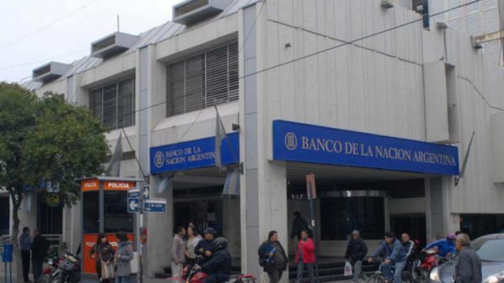 Recuerdan que estaacute prohibido estacionar sobre 9 de Julio