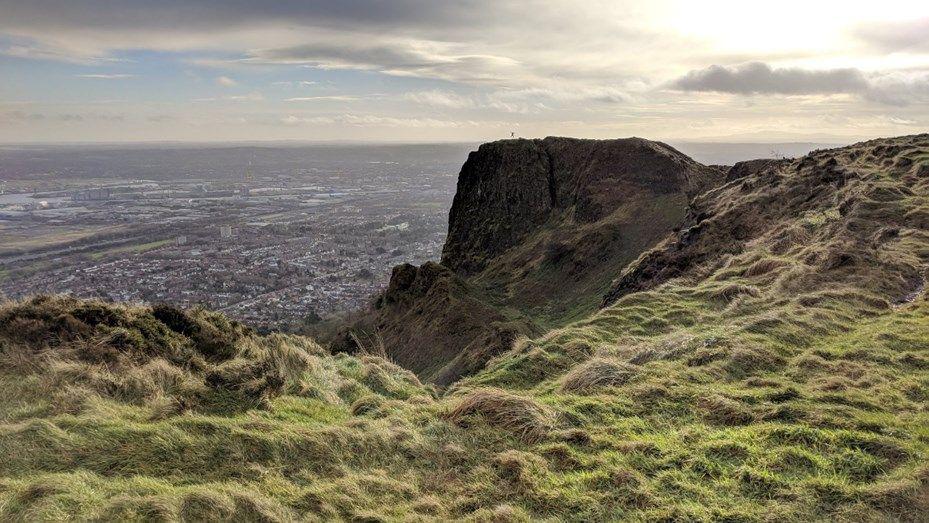 Sacoacute una foto de un paisaje y al hacerle zoom se llevoacute una sorpresa