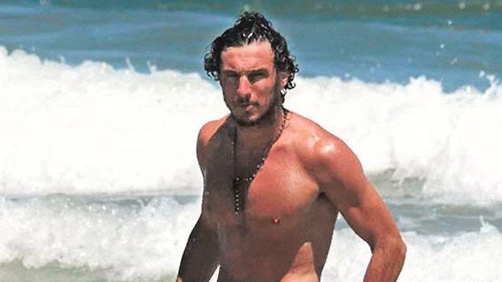 Pico Moacutenaco ni se saluda con Pampita Ardohain en Punta