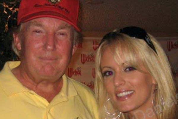 El abogado de Trump pagoacute a  una actriz porno por su silencio