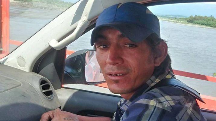 Saltoacute desde un puente para salvar a una nena que se ahogaba