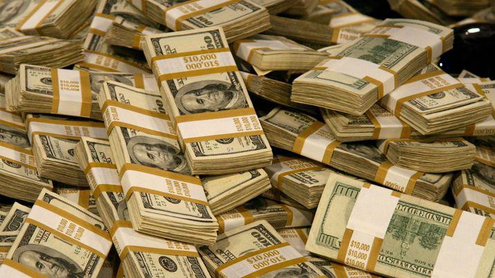 Tiene 20 antildeos y ganoacute 450 millones de doacutelares en la loteriacutea