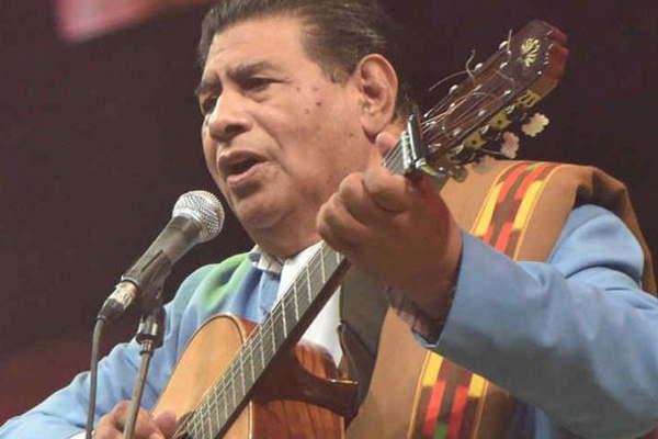 Operaron de urgencia a Onofre y Los Manseros levantaron shows