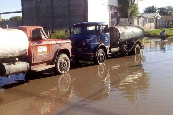 El Comiteacute de Emergencia Municipal asistioacute a vecinos  de zonas anegadas por la lluvia