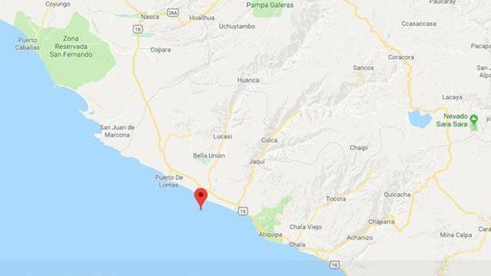 Confirman dos muertos y 65 heridos por sismo en Peruacute