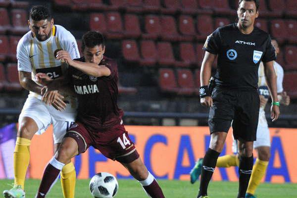 Rosario Central vencioacute a Lanuacutes por penales 