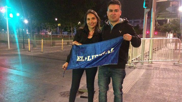 Santiaguentildeos esperan por la llegada de Francisco a Chile