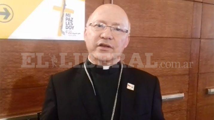 VIDEO  El saludo y bendicioacuten del obispo auxiliar de la capital chilena