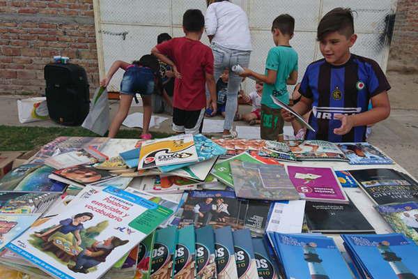 El proyecto Libroteca de Las Termas se sigue extendiendo hacia los barrios de la ciudad