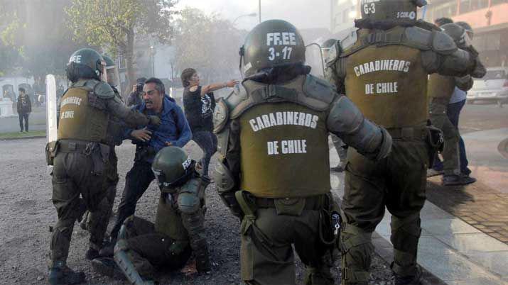 Numerosos incidentes y protestas durante la recorrida del Papa en Chile