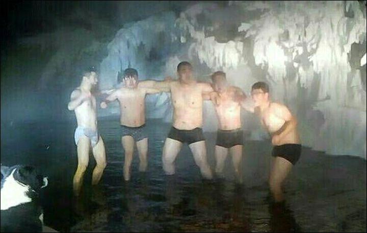 Fueron a nadar al rigraveo a pesar de los 62 grados bajo cero