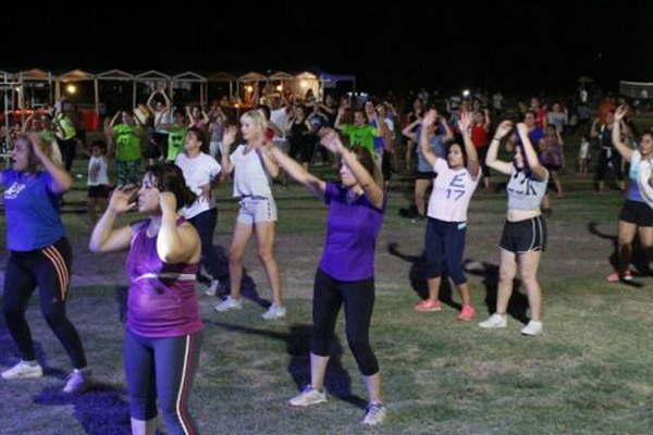 Zumba y realidad virtual son las propuestas maacutes convocantes de Verano 2018-Santiago es tu riacuteo 
