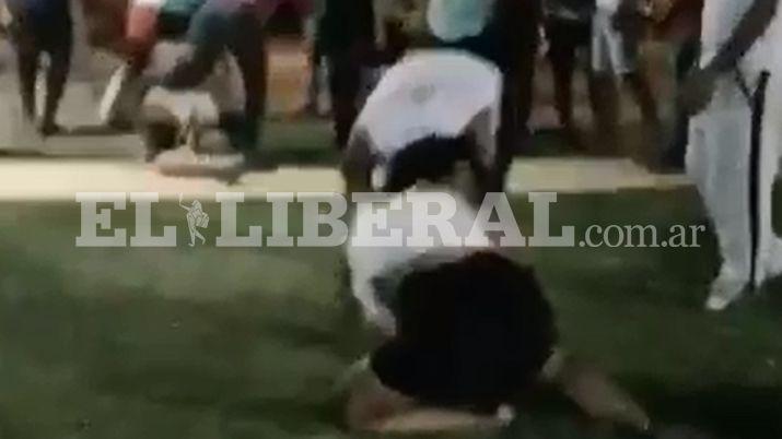 VIDEO  Feroz pelea de cuatro mujeres en una plaza de Real Sayana