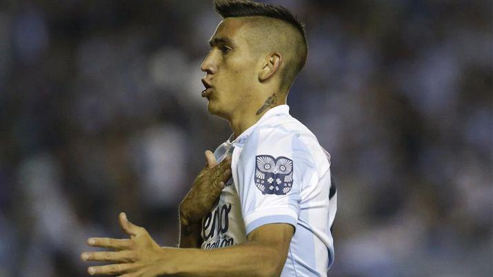 Centurioacuten vuelve a la Argentina pero jugaraacute en Racing