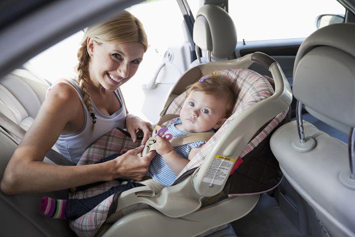 Los niños hasta 10 años tienen que viajar en sillitas las veces que se trasladen en cualquier vehículo