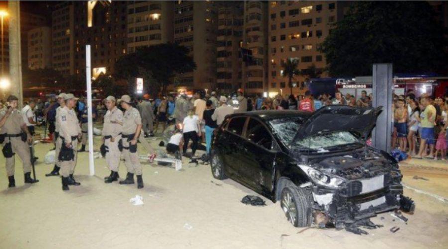 Automovilista matoacute a un bebeacute e hirioacute a 15 personas en Copacabana