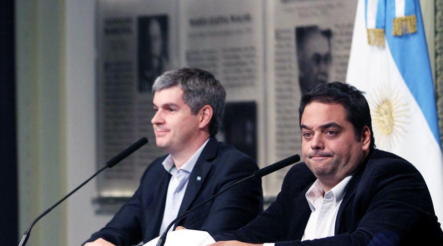 Pentildea dijo que lo de Triaca fue un error pero no le costaraacute el cargo