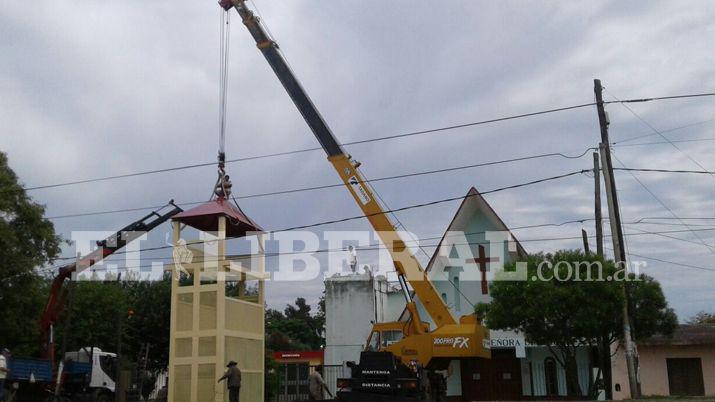 El campanario que fue construido gracias al esfuerzo de toda la comunidad