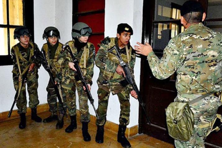 Nuevamente el Estado Nacional autorizó el uso de armas de fuego a alumnos de entre 14 a 17 años