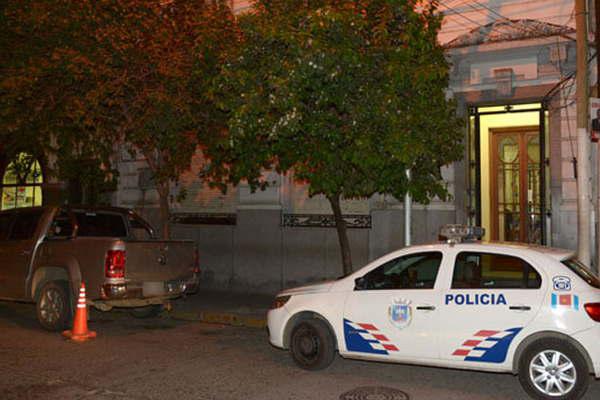 Sorprenden a una comerciante y le sustraen 2000