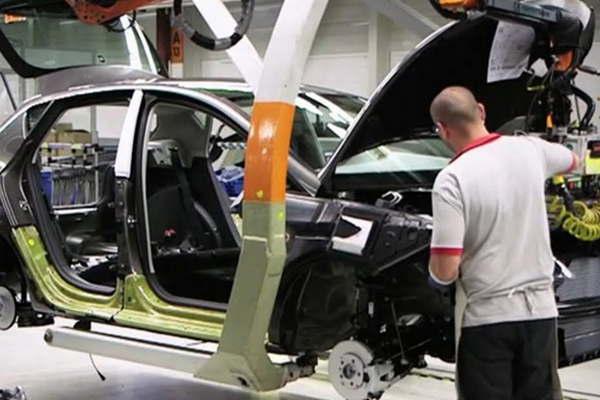 Fabricantes preveacuten un crecimiento del 20-en-porciento- de la produccioacuten de 0km