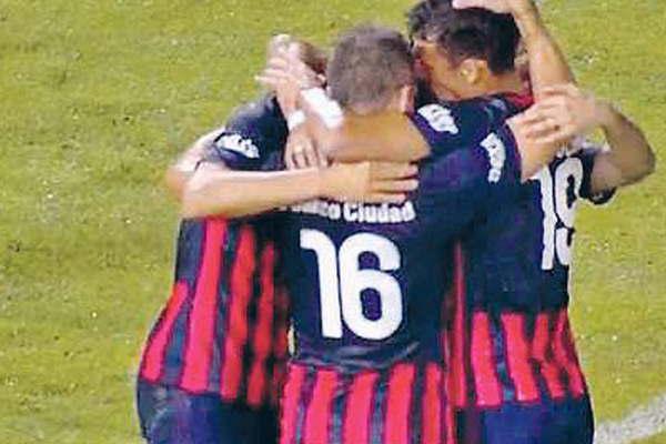 San Lorenzo vencioacute a Gimnasia por penales en Salta