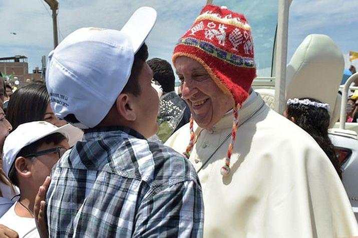 Gran cantidad de fieles se congregaron para recibir al Santo Padre