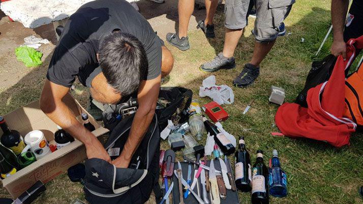 Secuestran drogas alcohol y armas blancas a hinchas de River