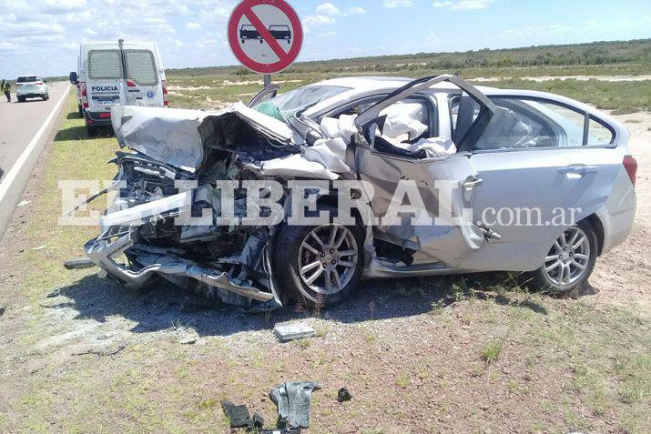 Los vehículos sufrieron destrozos a raíz del trgico choque en la ruta nacional 9