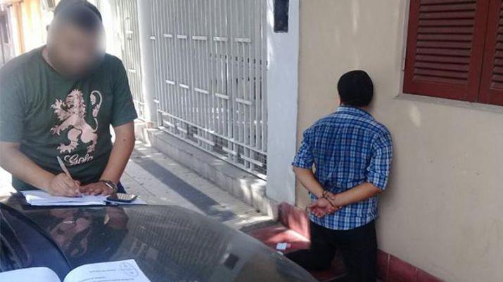 Ex gendarme detenido por reclutar mujeres para prostituir