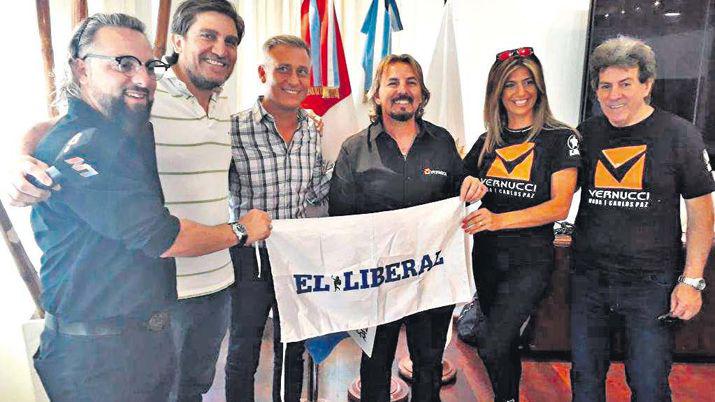 Santiago marcoacute presencia en el desfile maacutes glamoroso de Villa Carlos Paz