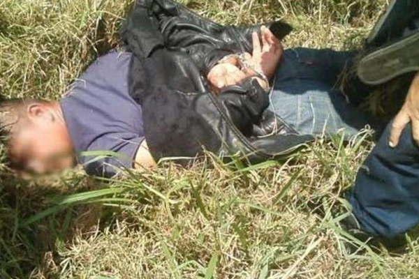 Amenazoacute con matar a su pareja y a sus hijos y se desnudoacute