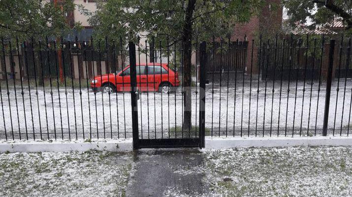 Santiaguentildeos encerrados en Carlos Paz por el granizo