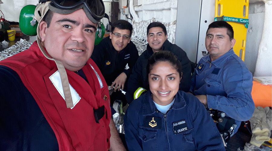 Una santiaguentildea es maquinista en el Almirante Iriacutezar