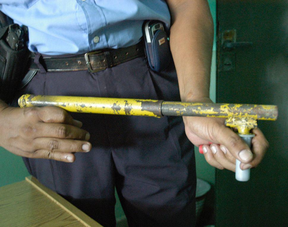 Baleoacute a su novia y el padre de la chica lo apuntildealoacute