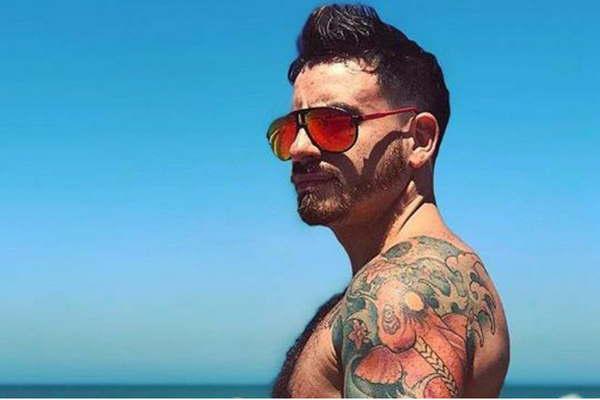 Al fin del diacutea el que duerme y la abraza soy yo