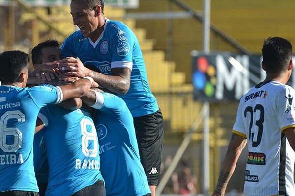 Belgrano ganoacute y complicoacute a Olimpo en Bahiacutea Blanca