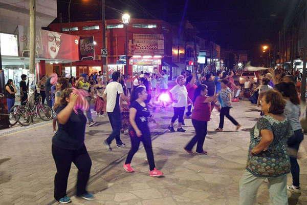 VIDEO La Banda comenzoacute a palpitar el fuego festivalero