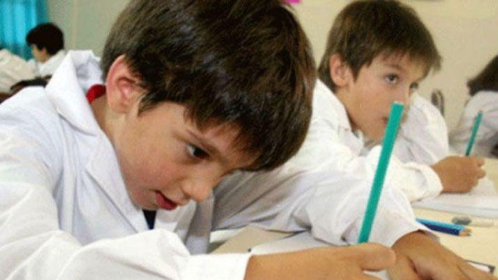 Informan cuaacutendo comenzaraacuten las clases en Santiago