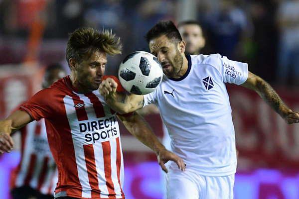 Estudiantes le arrebatoacute los tres puntos al Rojo 