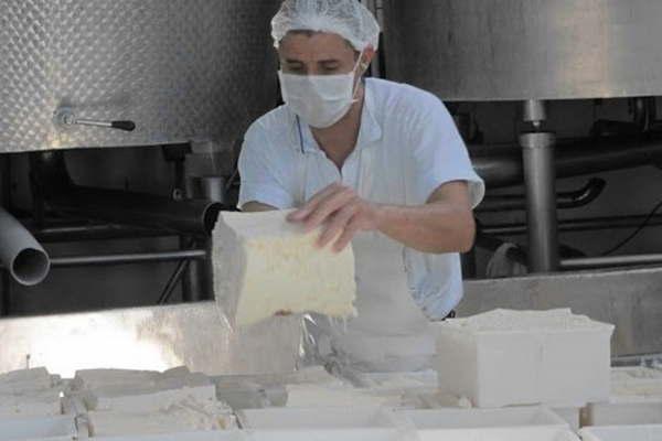 La laacutectea Ilolay decidioacute cerrar una planta de Suardi y ofrecioacute trasladar parte de los empleados