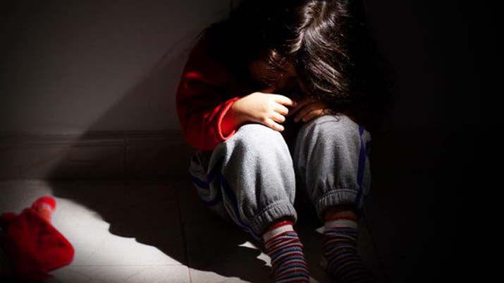 Grave- denuncioacute que su vecino de 13 antildeos manoseoacute a su hija