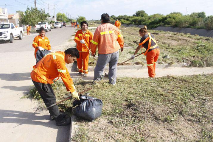 Personal de diferentes centros operativos trabajaron en el barrio El Vinalar