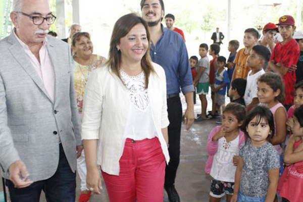La intendente Norma Fuentes compartioacute con los chicos de la  colonia de vacaciones inclusiva 